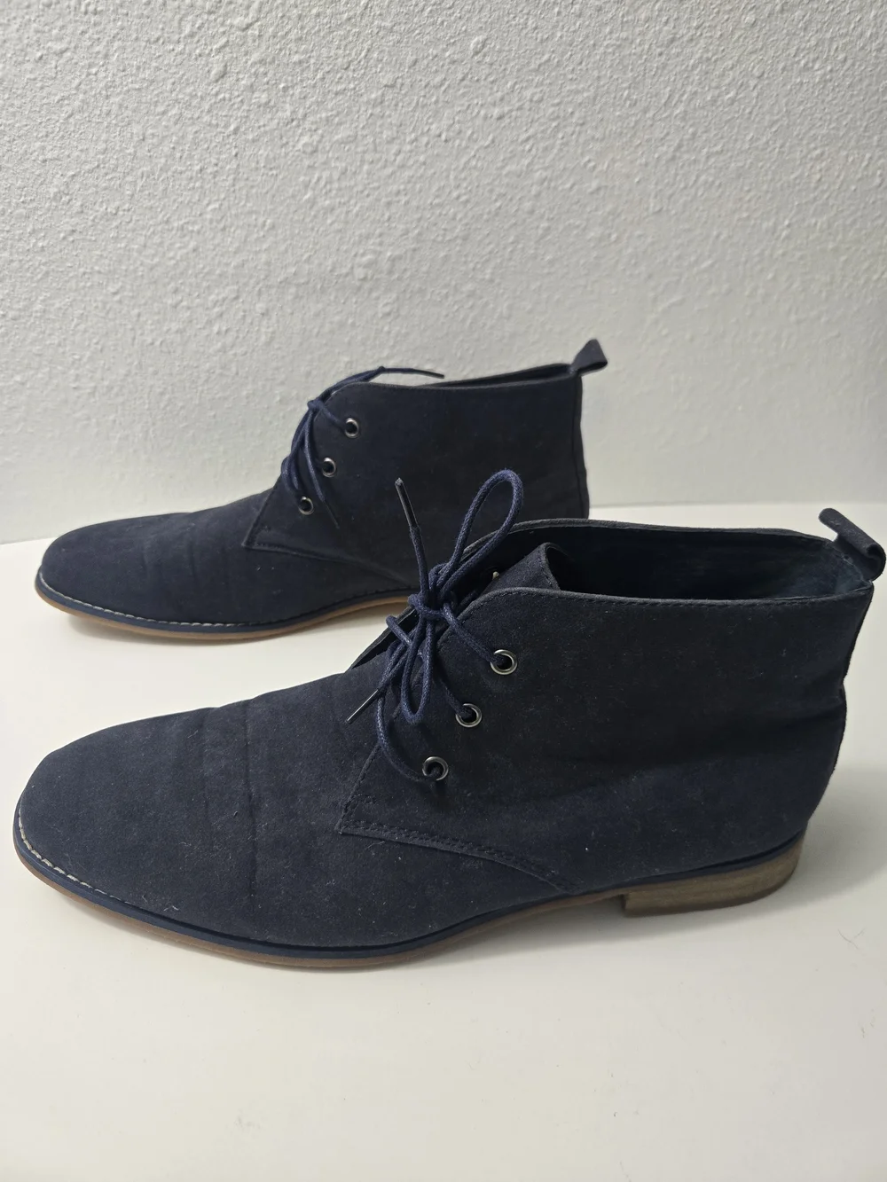 Men's Navy Suede Chukka Boots - Sleek Lace-Up Comfort - Size 13